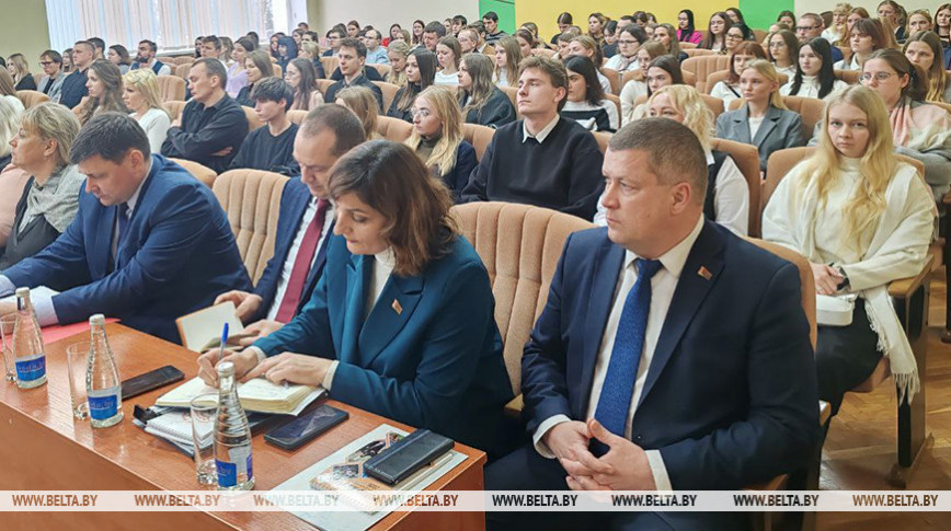 Стал агрономом по совету бабушки. Работник АПК на форуме в Витебске рассказал, как выбирал профессию