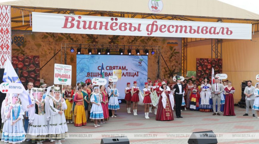 "Мисс Глубокое", конкурс баянистов и мини-футбол. Чем удивит гостей "Вишневый фестиваль"