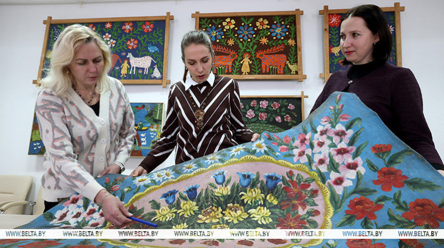 Некоторым экспонатам около 100 лет. Как в Витебской области возрождают традиции инситного искусства