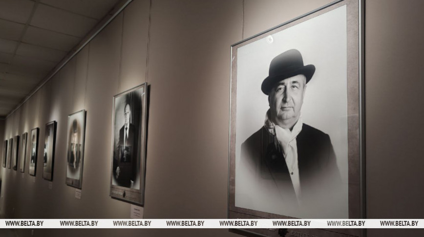 Современные мужчины в образах джентльменов XIX - ХХ веков. Необычная фотовыставка открылась в Витебске