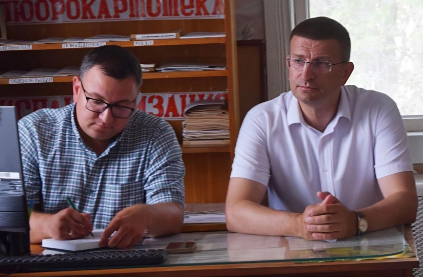 
Председатель Ушачского райисполкома Сергей Шамович провел выездной приём граждан в деревне Мосар
