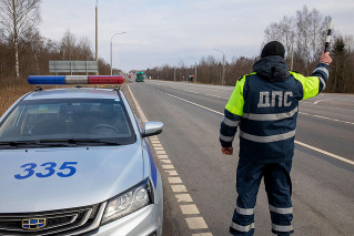 Зима возвращается. На дорогах - предельная осторожность!