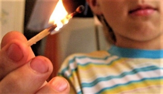 Детская шалость с огнем

