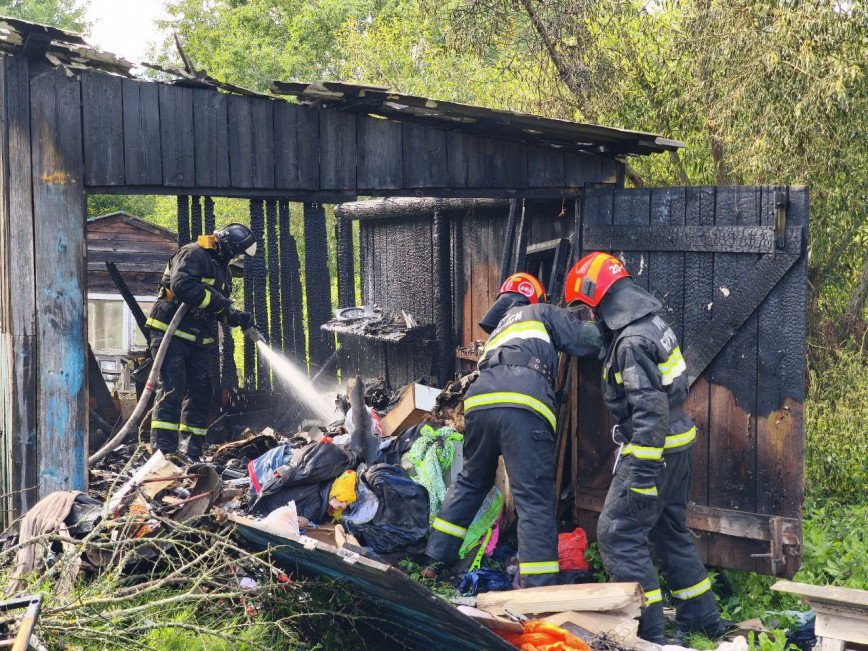 Пожар по улице Озерной в деревне Липовец