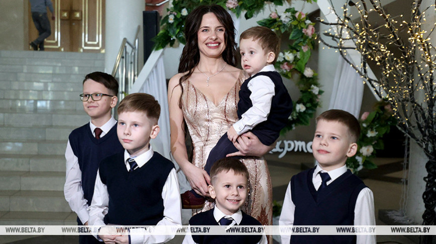 Больш як 138 тыс. дэпазітаў для шматдзетных сем'яў адкрыта ў Беларусі па праграме "Сямейны капітал"